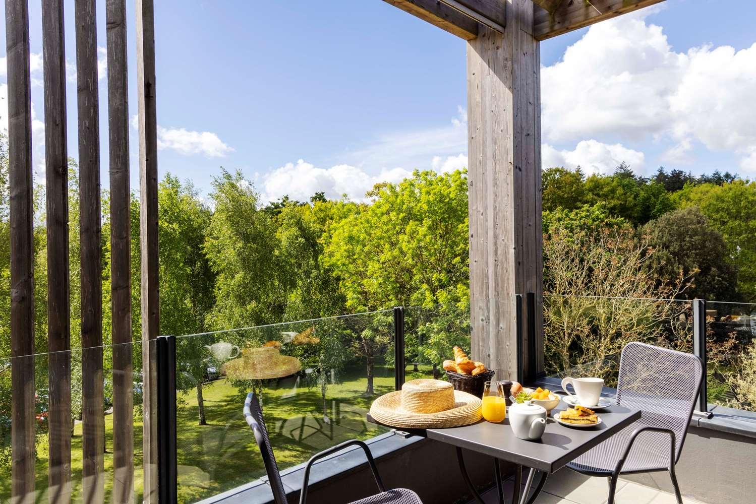 Best Western Plus Le Roi Arthur Hotel & Spa Ploërmel エクステリア 写真