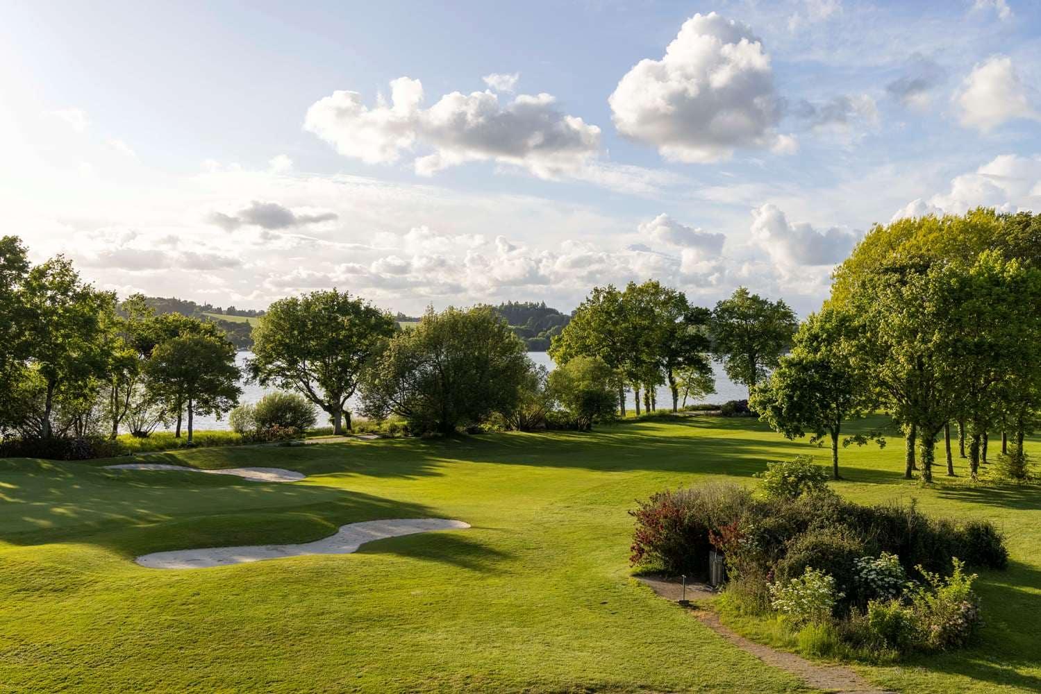 Best Western Plus Le Roi Arthur Hotel & Spa Ploërmel エクステリア 写真