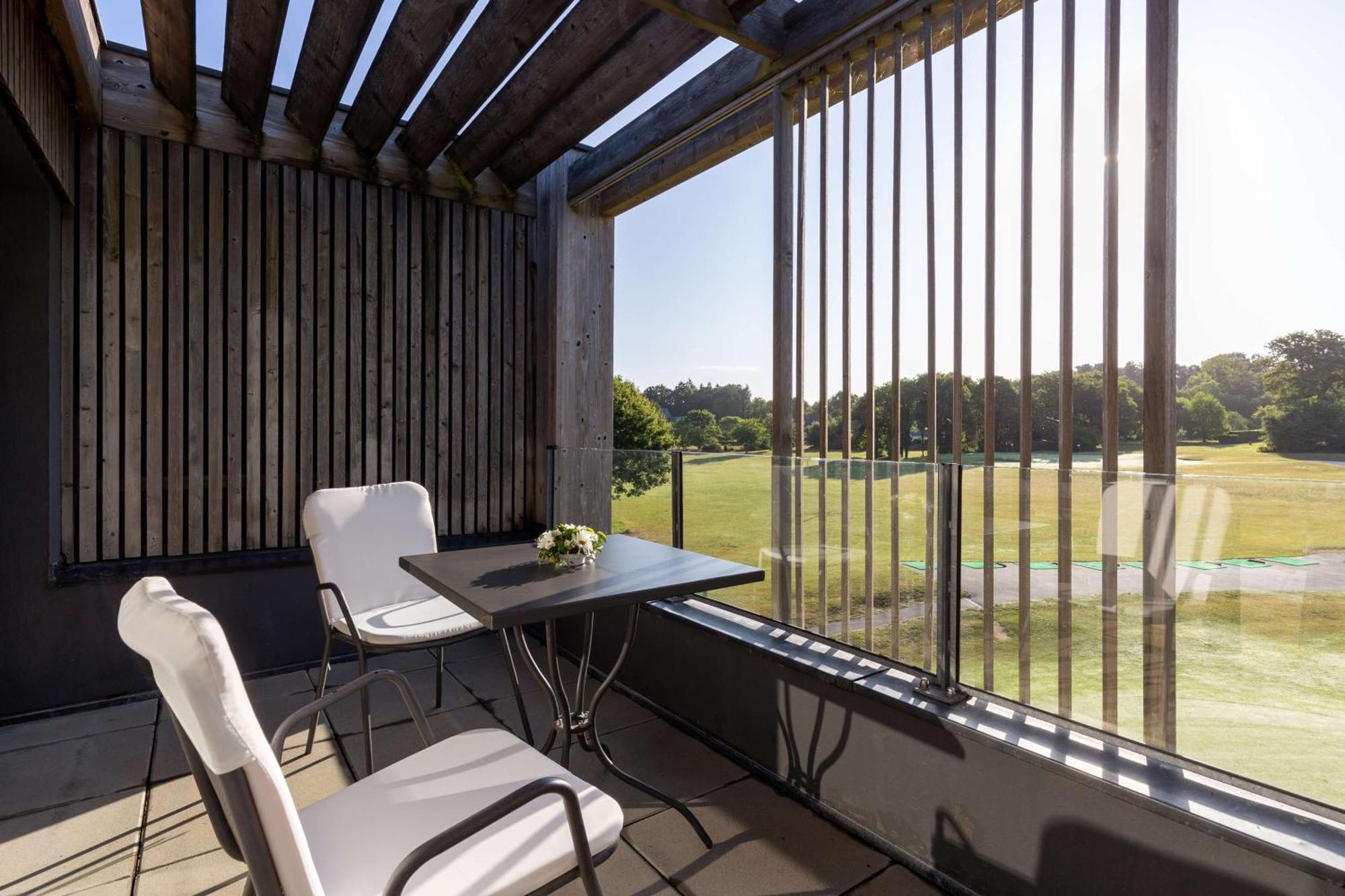 Best Western Plus Le Roi Arthur Hotel & Spa Ploërmel エクステリア 写真