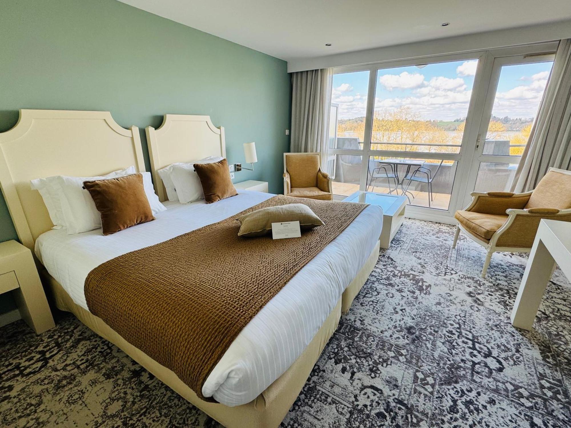 Best Western Plus Le Roi Arthur Hotel & Spa Ploërmel エクステリア 写真